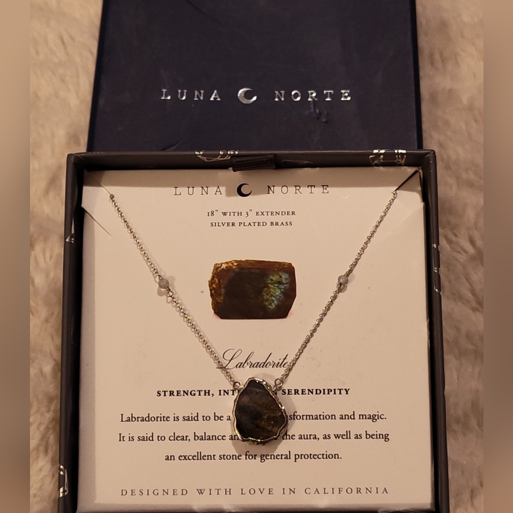 NEW! Luna Norte Necklace (Labradorite)